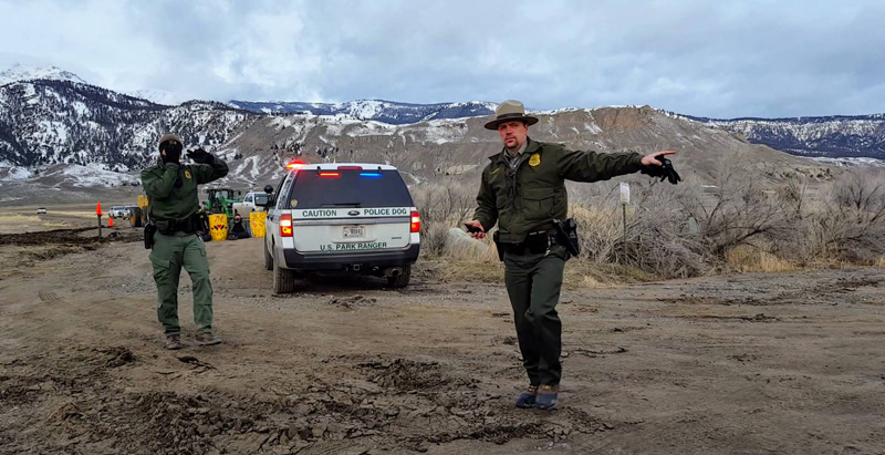 2018 03 18 01 001 Park Damages Habitat Buffalo Field Campaign photo2 Tosef Gavette 800